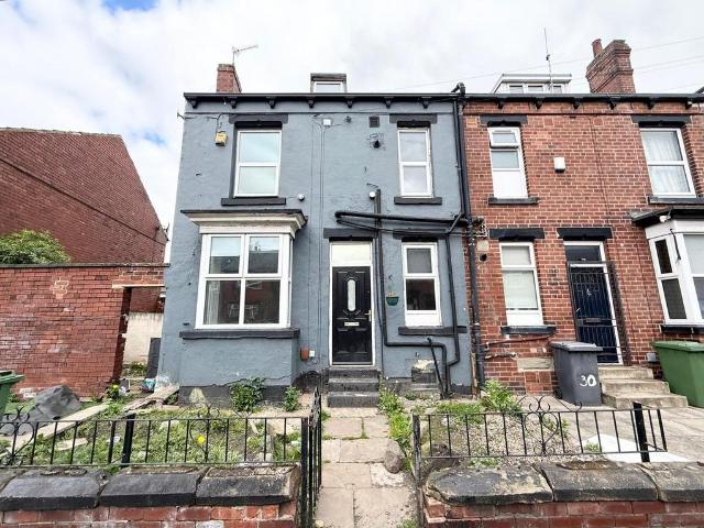 Brooklyn Street, Leeds, West. 3 bed terraced house to rent £995 pcm £230 pw