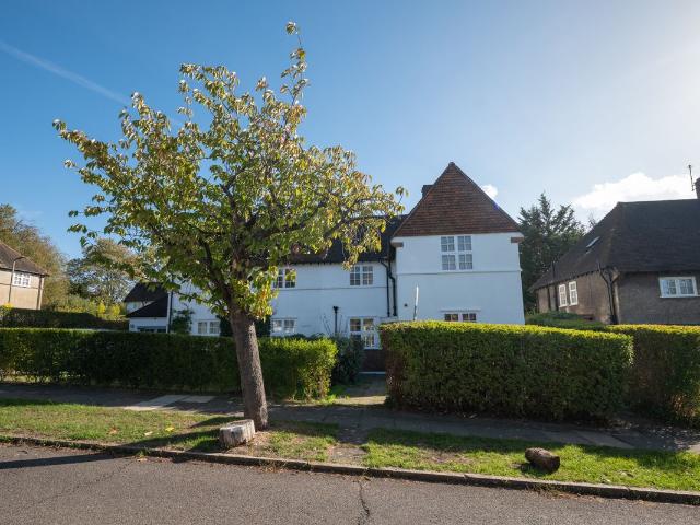 Brookland Rise, London NW11, 3 bed cottage to rent, £3,000 pcm | PrimeLocation