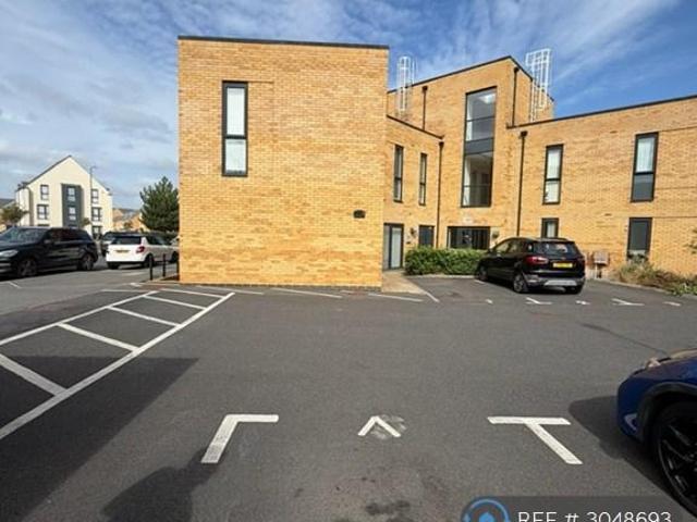 Brooklands, Milton Keynes, MK10 2 bed flat to rent £1,500 pcm £346 pw