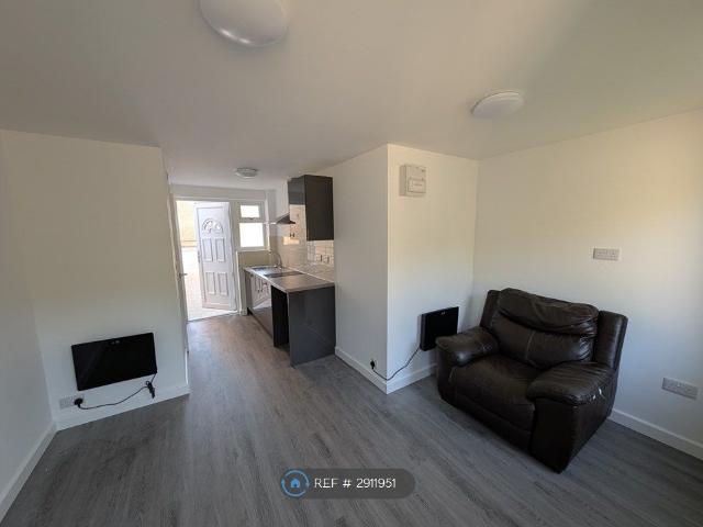 Brooklands, Milton Keynes MK10, Studio to rent, £1,100 pcm | PrimeLocation