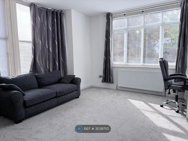 Brooklands House, Tonbridge TN9, 1 bed flat to rent, £1,250 pcm | PrimeLocation