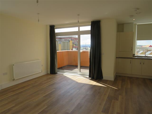 Brooklands Square, Milton Keynes, MK10 2 bed apartment to rent £1,375 pcm £317 pw