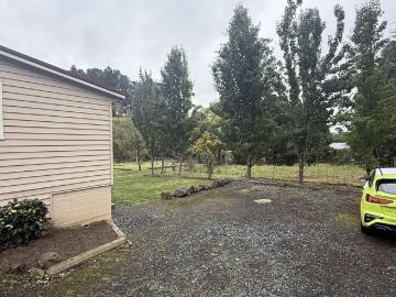 Underwood, Launceston, Patersonia - Equipped kitchen