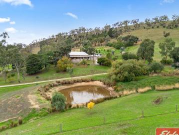 'Brookleigh' Circa 1901 Sandstone Farmhouse on 82.8 acres