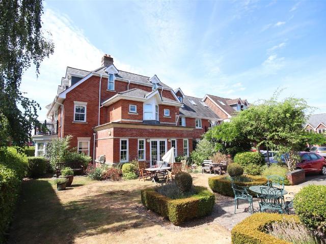 Brookley Road, Brockenhurst SO42, 2 bed flat to rent, £1,100 pcm | PrimeLocation