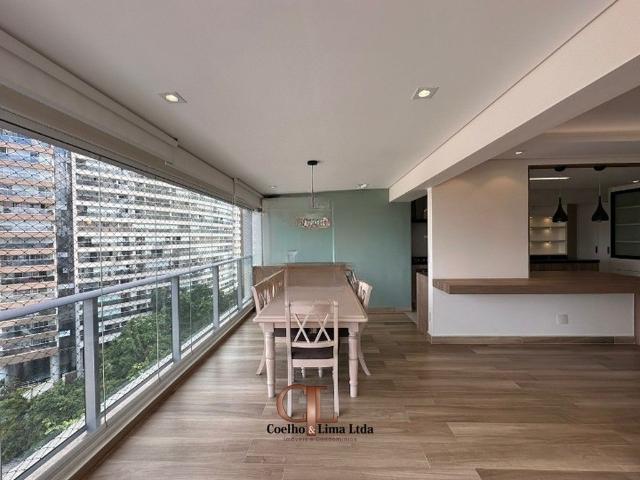 BROOKLIN APARTAMENTO COM VARANDA E AR CONDCIONAD