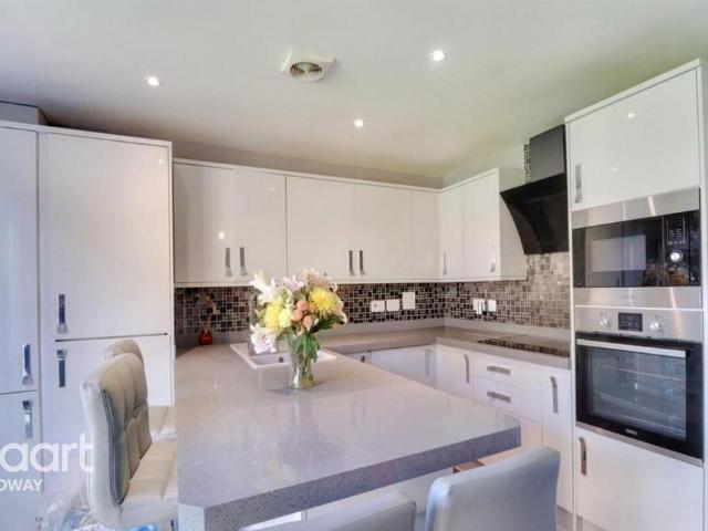 Brooks Place, Rochester 3 bed semi detached house to rent £1,950 pcm £450 pw