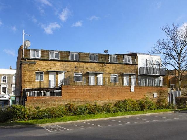 Brooksbank Street, London, E9 2 bed apartment to rent £2,100 pcm £485 pw
