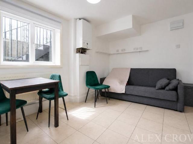 Brooksby's Walk, Homerton 1 bed flat to rent £1,595 pcm £368 pw