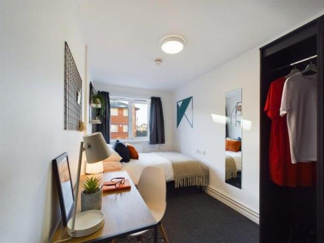 Brookside 4 bed house share to rent £1,792 pcm £414 pw