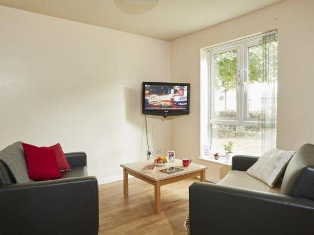 Brookside 4 bed house share to rent £1,792 pcm £414 pw