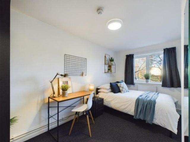 Brookside 4 bed house share to rent £1,792 pcm £414 pw