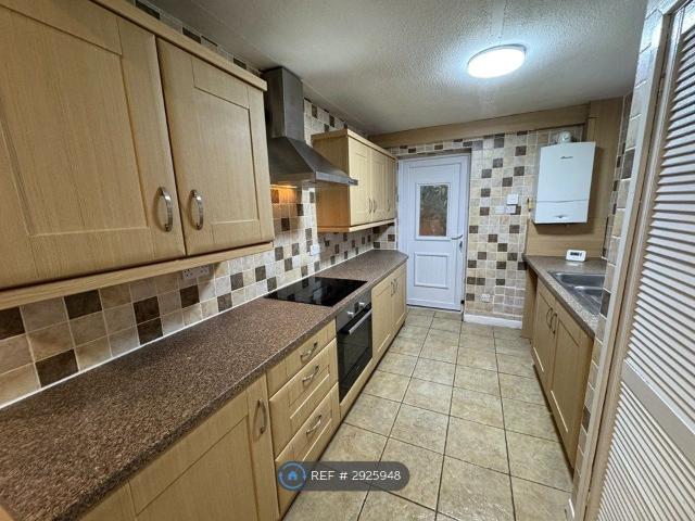 Brookside Avenue, Droylsden, Manchester M43, 3 bed end terrace house to rent, £1,200 pcm | PrimeLocation