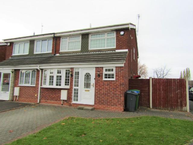 Brookside, Great Barr, B43 3 bed semi detached house to rent £1,250 pcm £288 pw