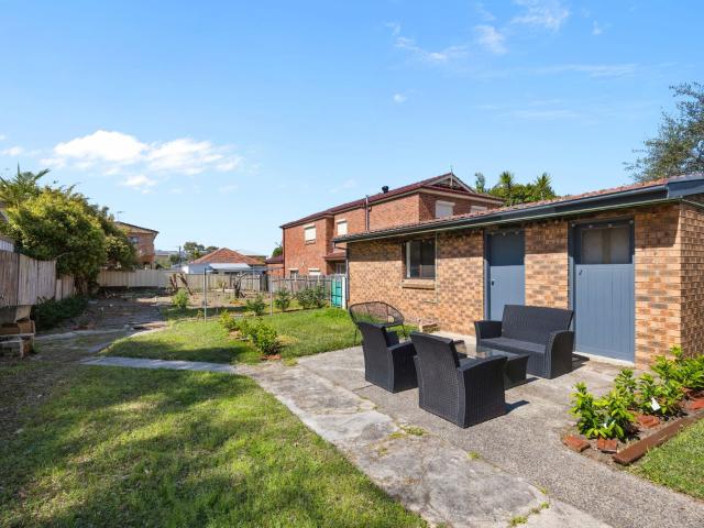 Brookvale, 1/13 Pine Avenue