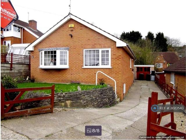 Brookwood Crescent, Nottingham, NG4 3 bed bungalow to rent £1,300 pcm £300 pw