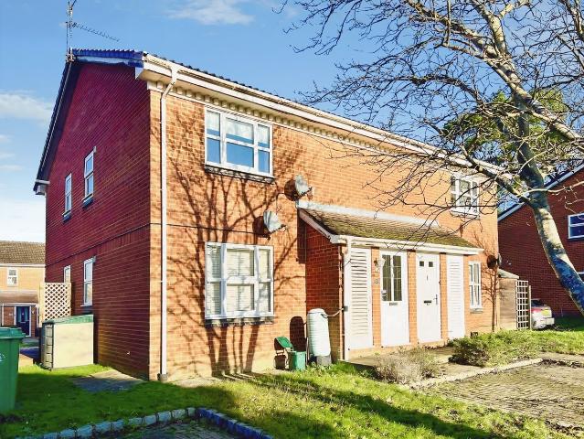 Broom Field, Lightwater, Surrey GU18, 1 bed flat to rent, £950 pcm | PrimeLocation