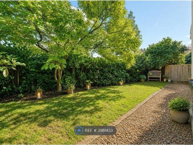 Broom Road Teddington, Teddington TW11, 1 bed flat to rent, £2,380 pcm | PrimeLocation