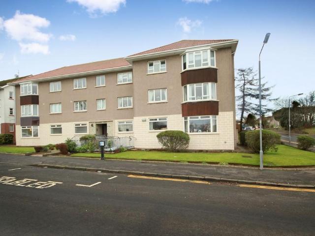 Broomburn Drive, East Renfrewshire G77 3 bed flat to rent £1,300 pcm £300 pw