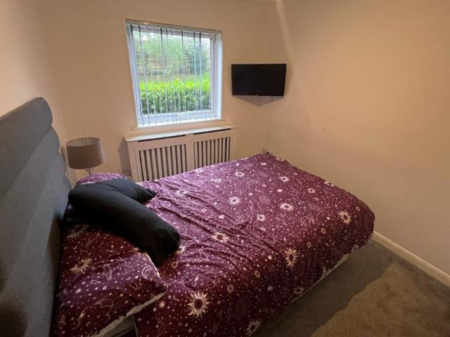Broomcroft Avenue, Northolt UB5 1 bed in a house share to rent £760 pcm £175 pw