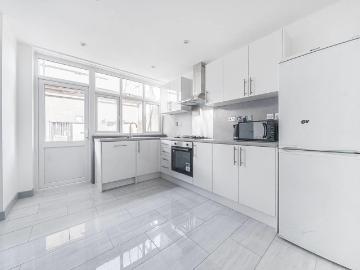 Broomfield, London, E17