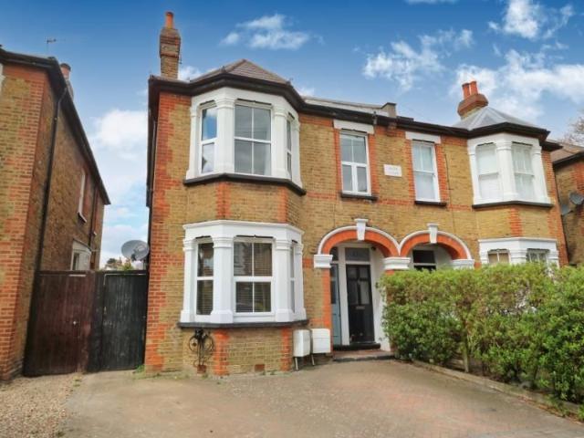 Broomfield Road, Surbiton KT5, 3 bed flat to rent, £2,400 pcm | PrimeLocation