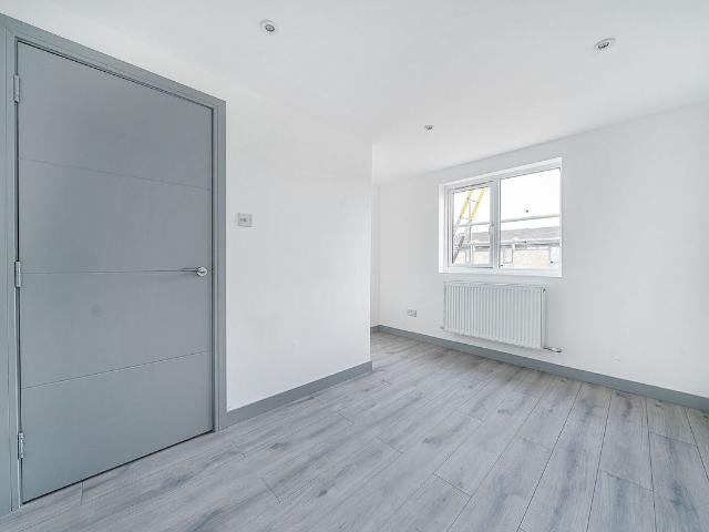 Broomfield, Walthamstow, Walthamstow, London E17, 6 bed terraced house to rent, £4,200 pcm | PrimeLocation