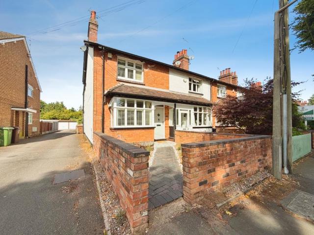 Broomfields Avenue, Solihull B91 2NP 3 bed end of terrace house to rent £2,000 pcm £462 pw