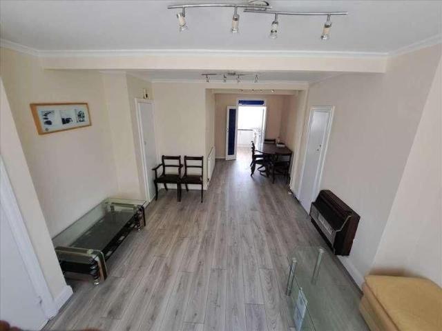 Broomgrove Gardens, Edgware, HA8
