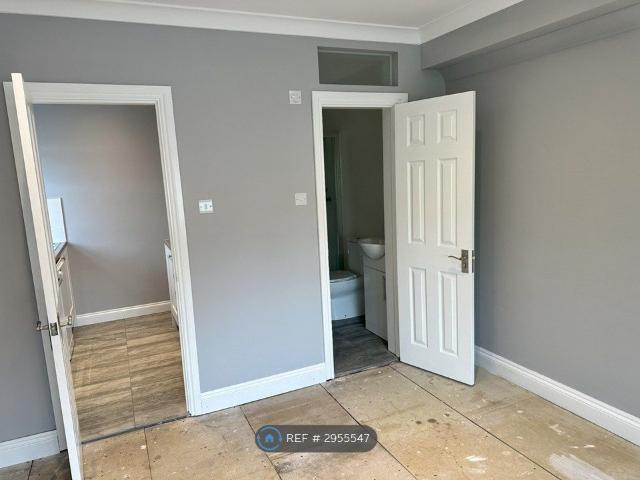 Broomgrove Gardens, Edgware HA8, Studio to rent, £1,300 pcm | PrimeLocation