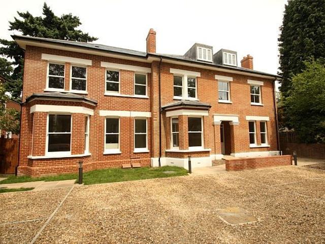 Broomhall Road, Woking GU21, Studio to rent, £1,260 pcm | PrimeLocation