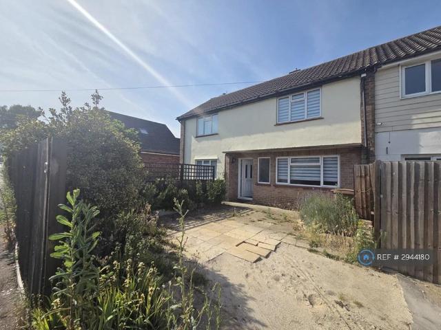 Broomhall Road, Chelmsford, CM1 4 bed semi detached house to rent £2,350 pcm £542 pw