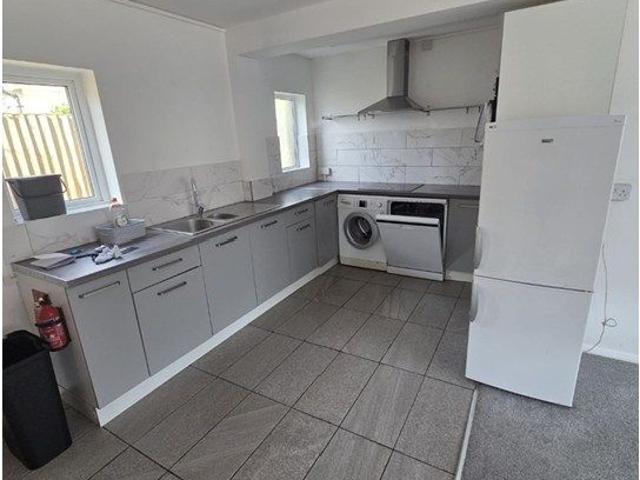 Broomhall Road, Chelmsford CM1, 4 bed semi detached house to rent, £2,300 pcm | PrimeLocation