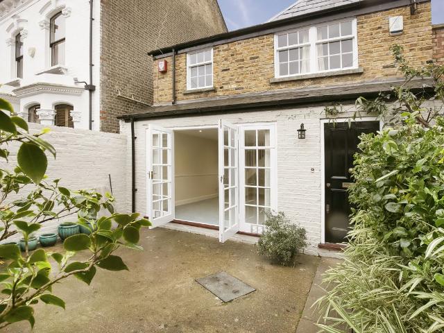 Broomhouse Cottage, Parsons Green SW6, 2 bed detached house to rent, £3,500 pcm | PrimeLocation