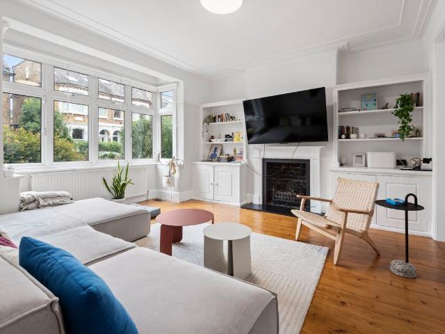 Broomwood Road, London SW11, 4 bed end terrace house to rent, £5,750 pcm | PrimeLocation