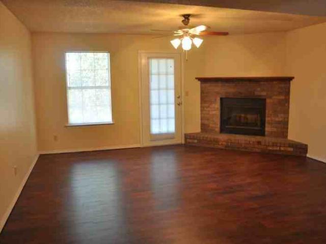 Brophy 2 Bedroom Apartment for Rent at 2409 N Brophy Ave, Fayetteville, AR 72703