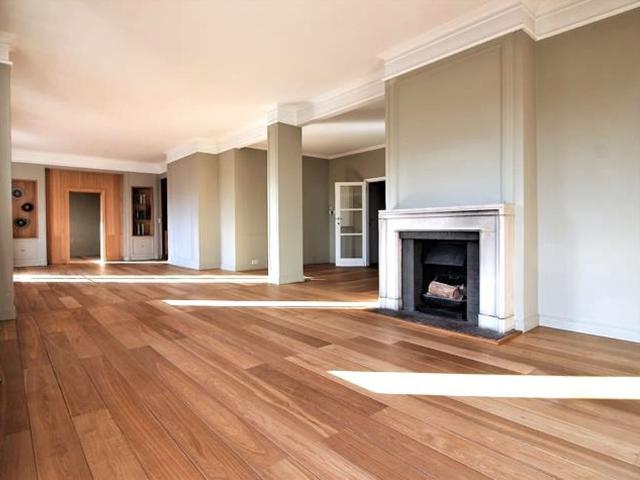 BROQUEVILLE: 3 BDR, Garage box included, PEB C, metro!