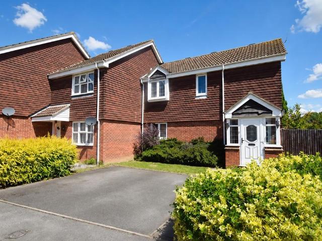 Braunston Drive, Hayes UB4, 2 bed end terrace house to rent, £1,750 pcm | PrimeLocation