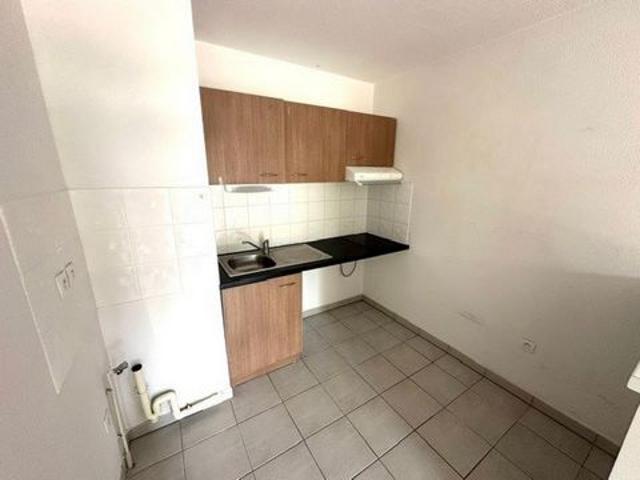 BRAX Joli appartement T2 avec terrasse, jardinet et parking
