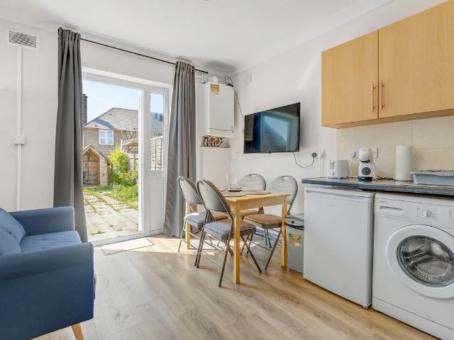 Braybrook Street, London W12, 1 bed flat to rent, £1,750 pcm | PrimeLocation