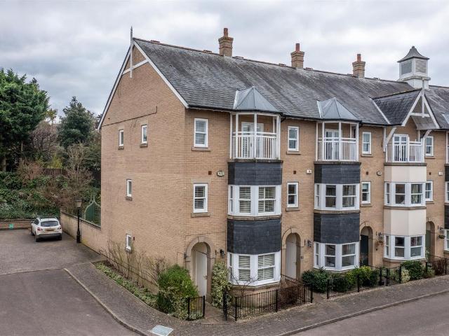 Braybrooke Gardens, Saffron Walden CB11, 5 bed end terrace house to rent, £2,250 pcm | PrimeLocation