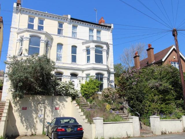 Braybrooke Road, Hastings, TN34 2 bed flat to rent £1,050 pcm £242 pw