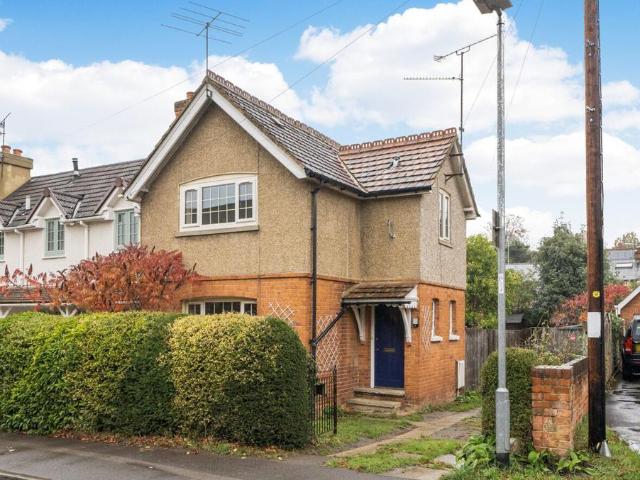 Braybrooke Road, Reading RG10 2 bed end of terrace house to rent £1,650 pcm £381 pw