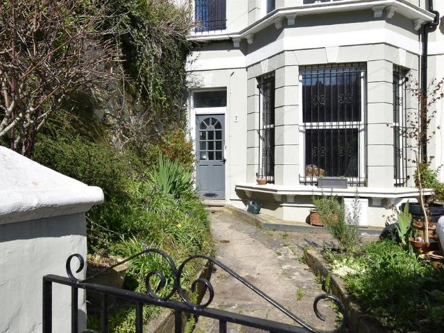 Braybrooke Terrace, Hastings TN34 1 bed in a house share to rent £800 pcm £185 pw