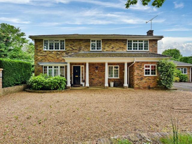 Brayfield Road, Bray, Maidenhead. 5 bed detached house to rent £5,500 pcm £1,269 pw