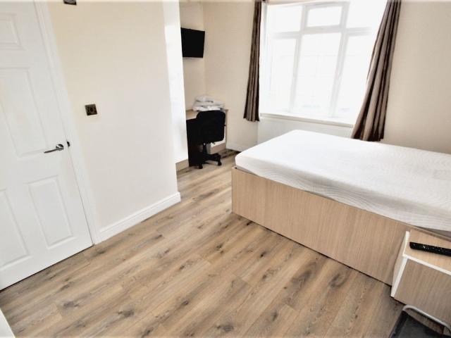 Brays Lane, Coventry CV2, 5 bed terraced house to rent, £1,300 pcm | PrimeLocation