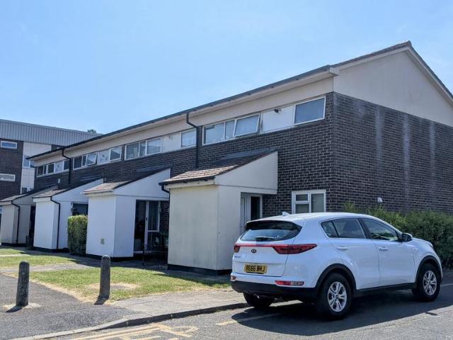 Brabazon Avenue, WALLINGTON 2 bed house to rent £1,850 pcm £427 pw
