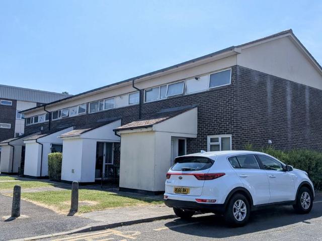 Brabazon Avenue, Wallington SM6, 2 bed property to rent, £1,850 pcm | PrimeLocation