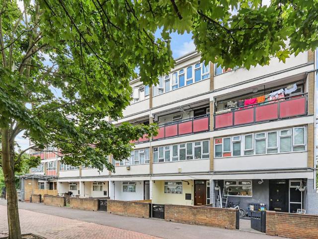 Brabazon Street, London E14, 3 bed flat to rent, £2,600 pcm | PrimeLocation