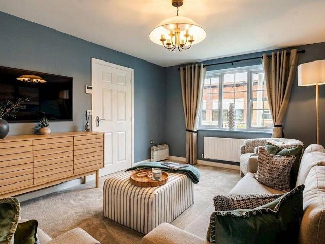 Bracewell Gardens, 28 New Road, Earby. 4 bed detached house to rent £750 pcm £173 pw